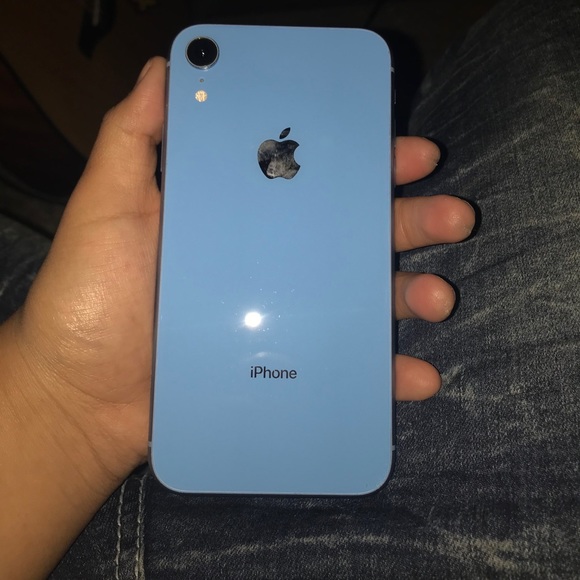 iPhone XR - Picture 2 of 3